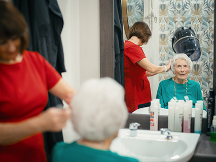 Compassionate dementia care support at ManuCourt care home